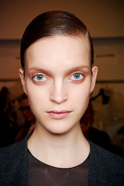 Look 3